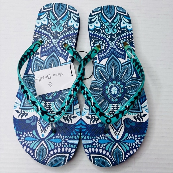 New VERA BRADLEY Blue Island Medallion Flip Flops Size Medium - Picture 2 of 6